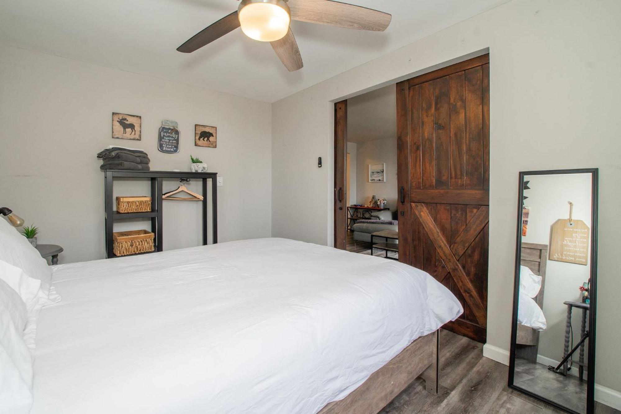 Welcoming Barn, 2 Bedroom & 1 Bath & Parking Atlanta Exterior photo