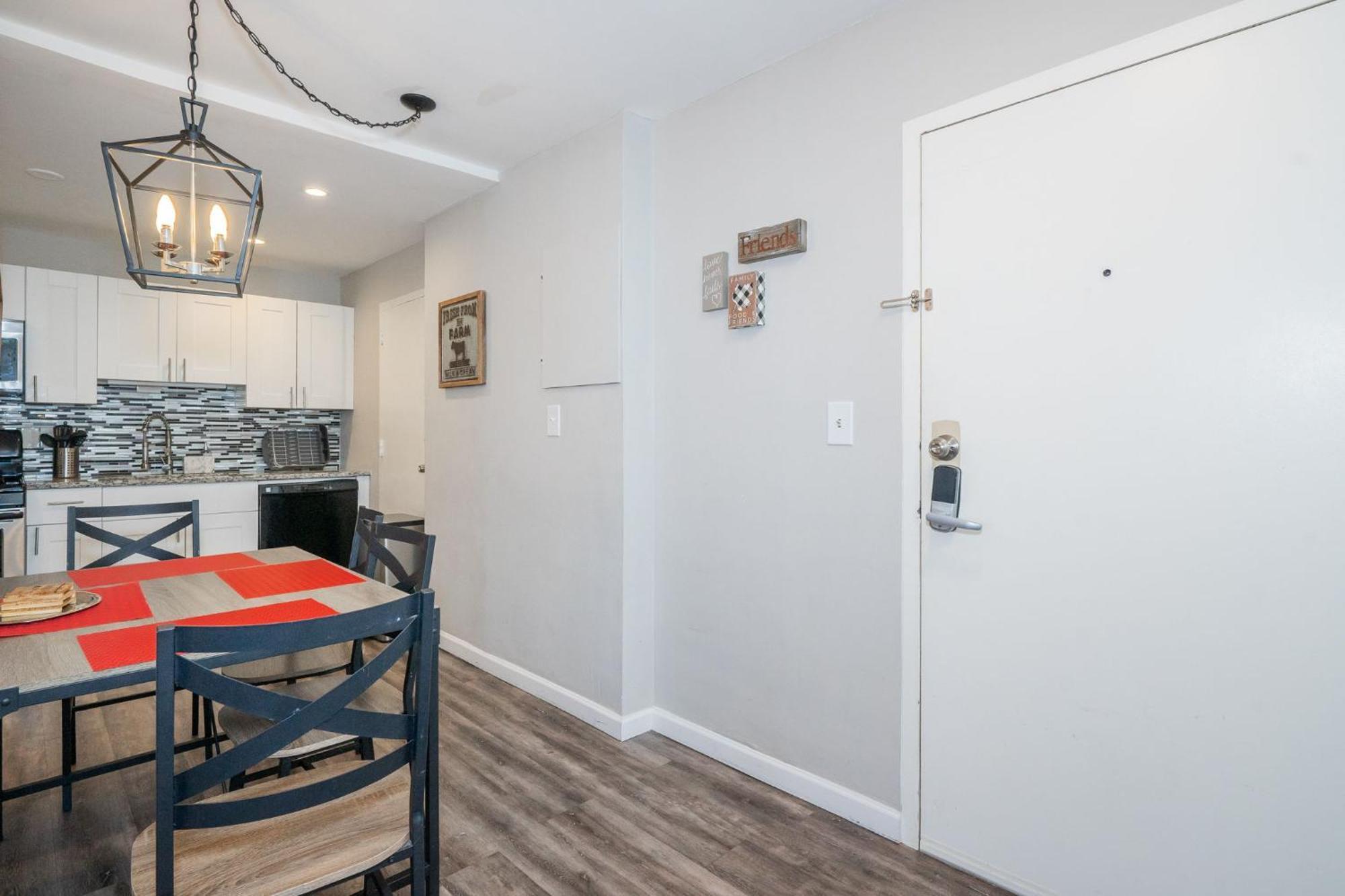Welcoming Barn, 2 Bedroom & 1 Bath & Parking Atlanta Exterior photo